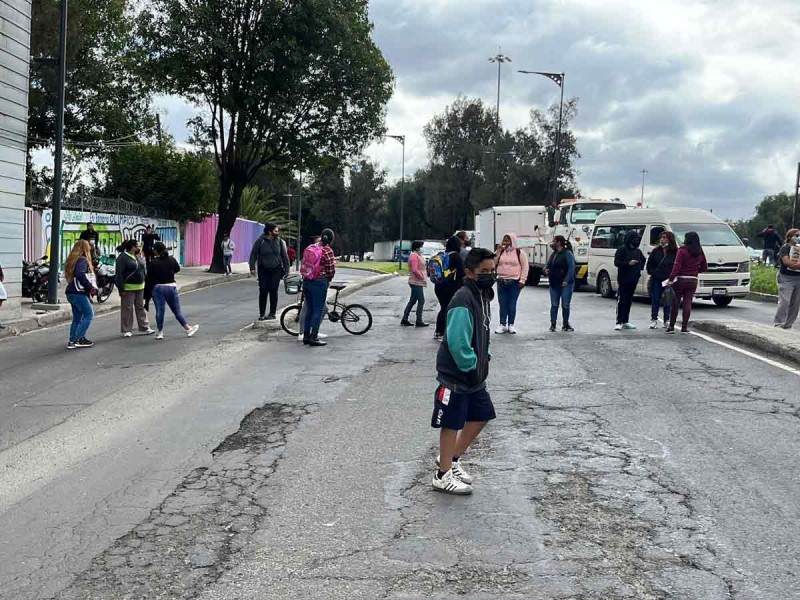 bloquean Calzada Zaragoza