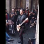 Video.- Guitarrista de Rammstein sorprende a fans