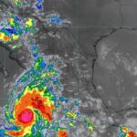 Orlene ya es huracán categoría 2, se prevé impacte en breve las costas mexicanas