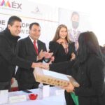Entrega de laptos a escuelas de educación basica en Ixtlahuaca