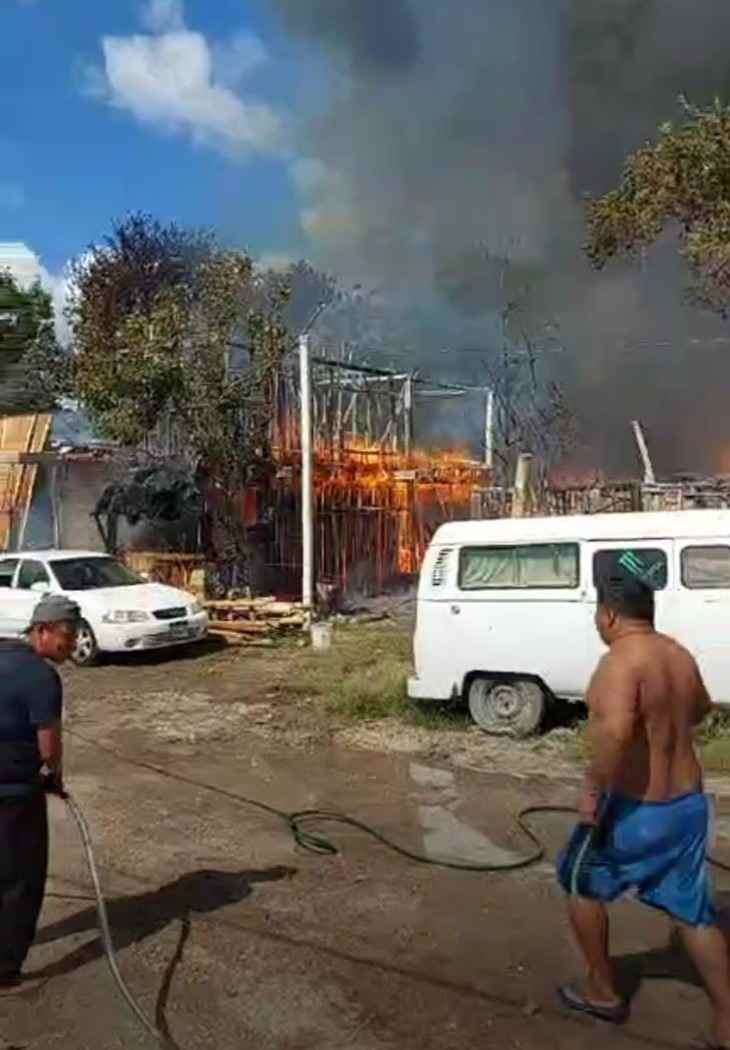 Incendio Tulum Viviendasd fuego llamas