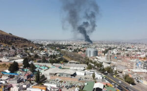 de-ultima-hora-registra-incendio-en-fabrica-moderna-toluca-160494-130292