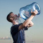 ¿Por qué beber agua en exceso es malo para tu salud?