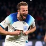 Inglaterra le gana a Italia en Nápoles 2 a 1 Grupo C