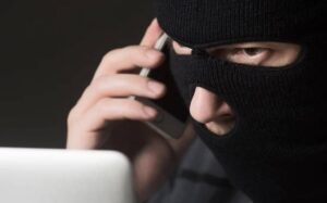 Instituto para Devolver al Pueblo lo Robado previene extorsión en plataformas socio-digitales