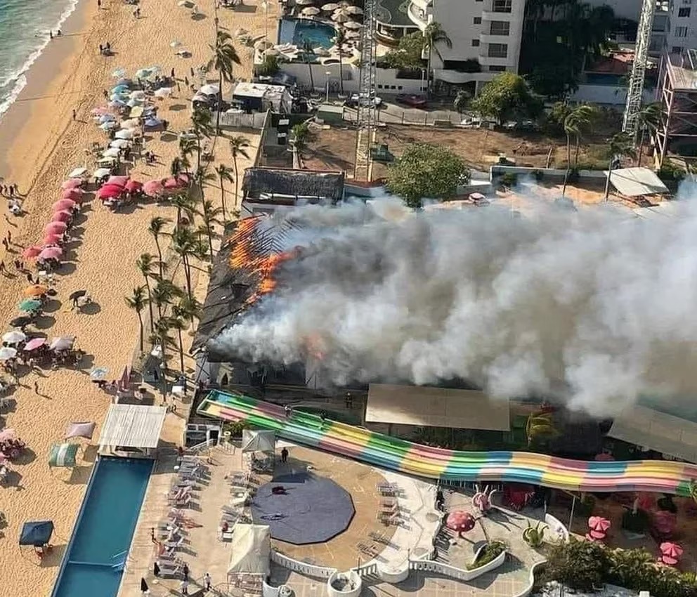 Incendio EL Rollo Acapulco