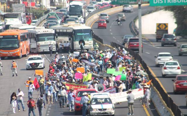 Bloquean Autopista del Sol