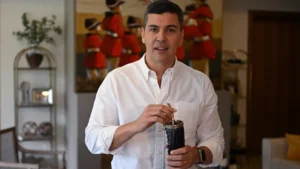 santiago-pena-candidato-partido-colorado_124_16_1076_679