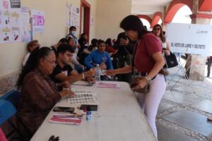 f768x1-740327_740454_15