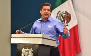 Cabeza-de-Vaca-es-protegido-por-35-guardias-de-seguridad