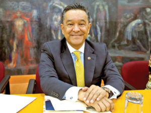 Raúl Contreras Bustamante