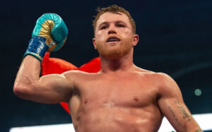 "Canelo" Álvarez vence a Charlo