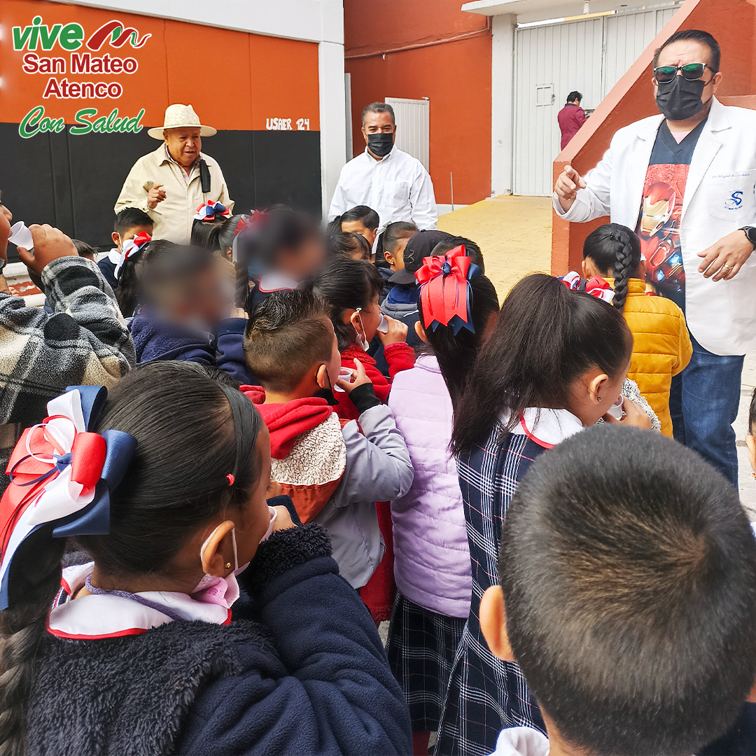 Luis Manjarrez en el Barrio de Guadalupe en San Mateo Atenco