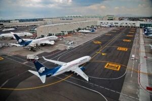 Tres grupos aeropuertiarios