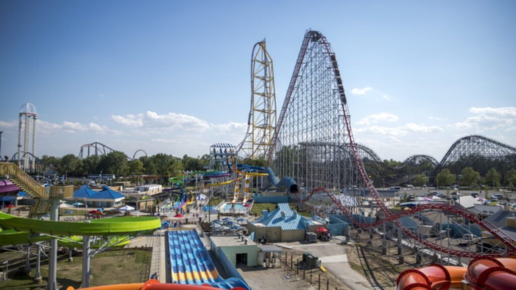 Six Flags se unirá a Cedar Fair