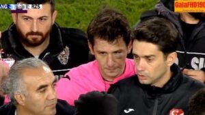 el-arbitro-halil-umut-meler-tras-ser-agredido-por-el-presidente-del-club-de-futbol-ankaraguecue-faruk-koca