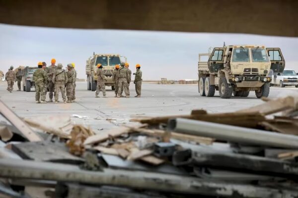 Ataque con misiles en base aérea de Irak deja al menos un herido