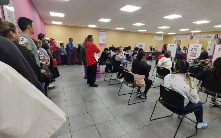 Últimos días para trámites en módulos del INE; largas filas en Edomex