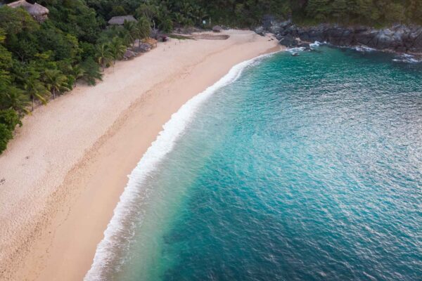 Descubre el amor en la costa de Oaxaca: 7 lugares para una escapada romántica