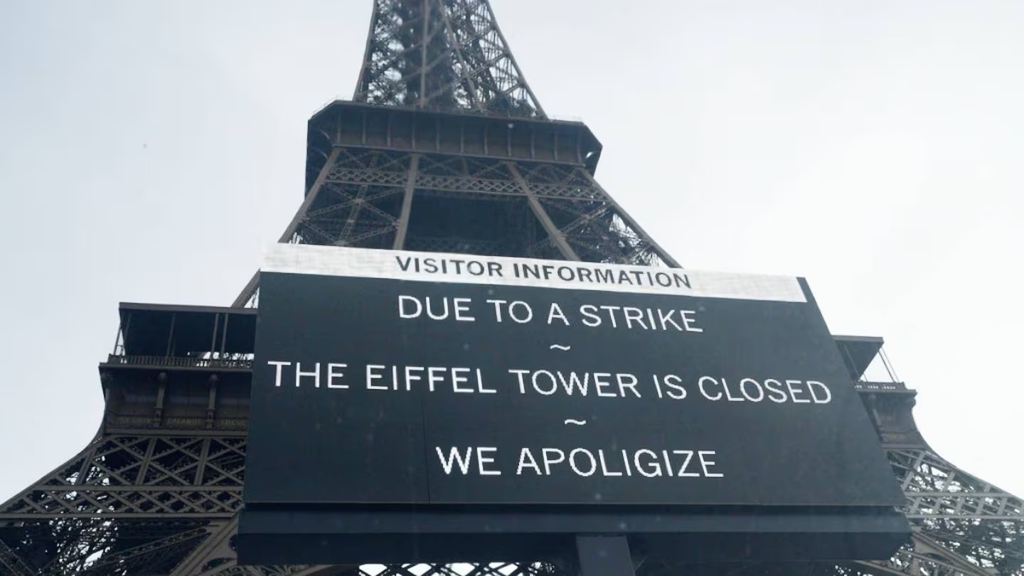 Torre Eiffel cerrada por huelga