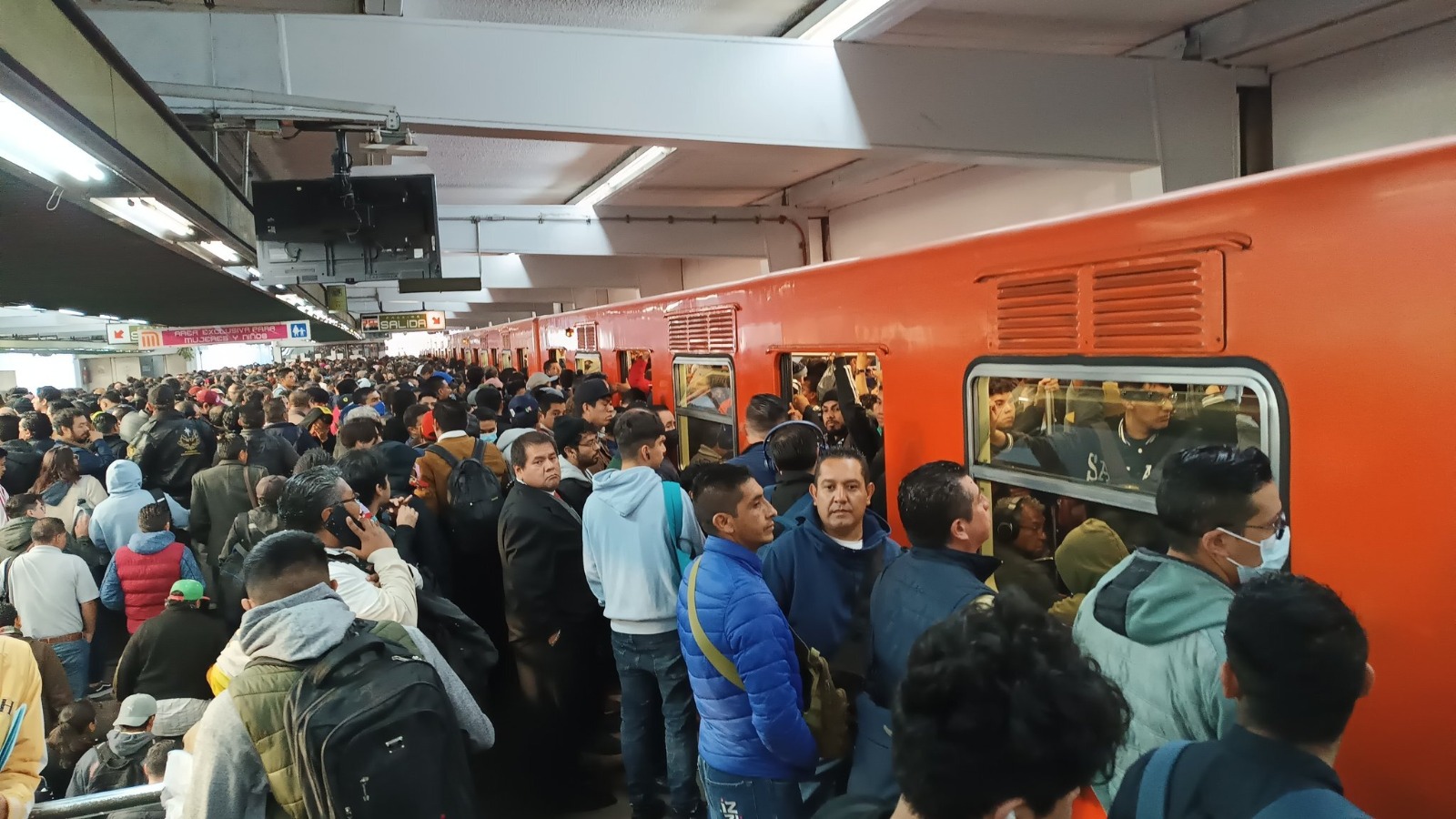 Caos en el Metro CDMX: Línea 3 Colapsa por Falla Mecánica