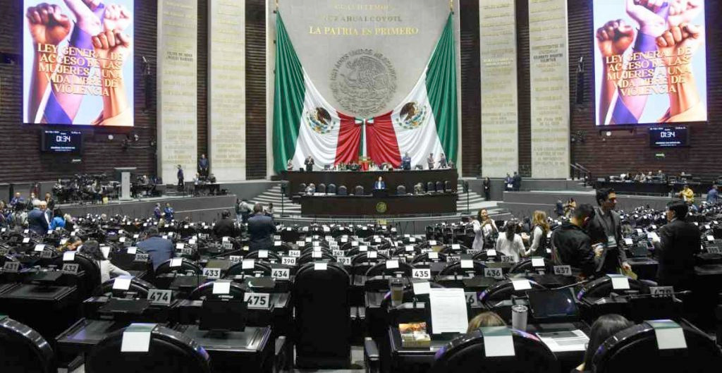 Sigue la desbandada de legisladores en San Lázaro