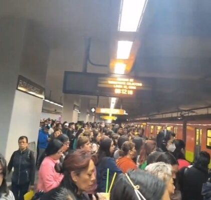 Caos en línea 12 del Metro por retrasos en los trenes