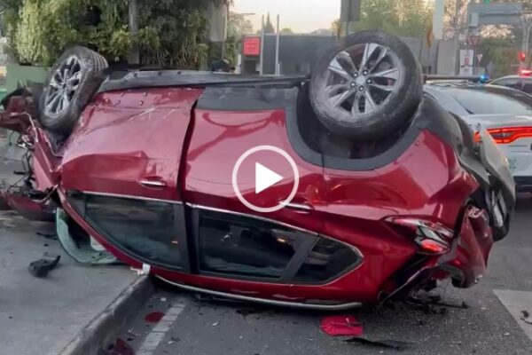 Camioneta se cade de un puente en Álvaro Obregón