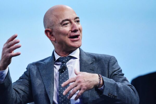 Jeff Bezos reconquista el título del hombre más rico del mundo