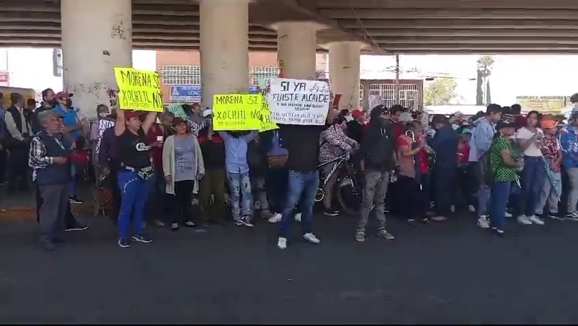 Vecinos de Chimalhuacán bloquean carretera México-Texcoco