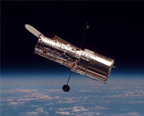 El Telescopio Hubble Desvela un Fósil Celestial en el Espacio