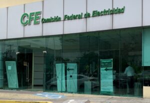 CFE celebra aniversario con nostalgia del presidente de México por su pasado