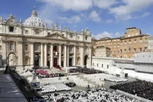 Vaticano Condena Cambio de Sexo y Vientres de Alquiler