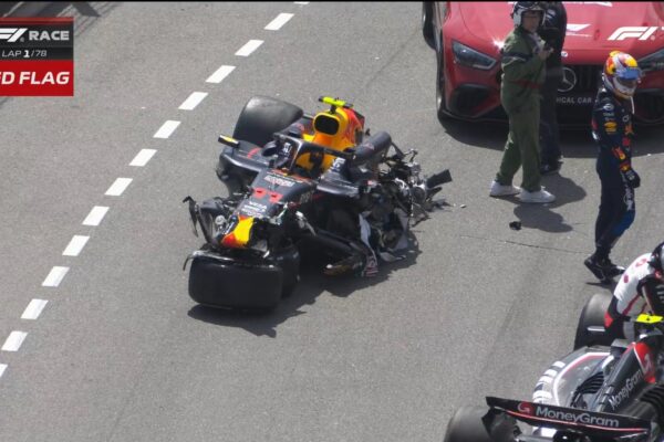 Caótico inicio: Checo Pérez, fuera en la primera vuelta del GP de Mónaco