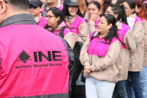 Crisis en el INE: Renuncias masivas de capacitadores electorales