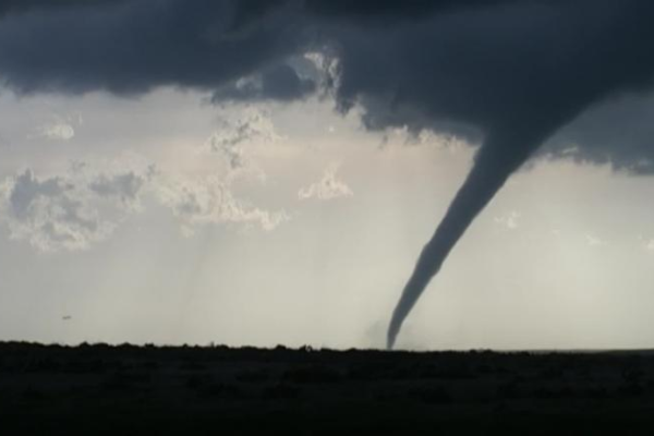 tormentas y tornados