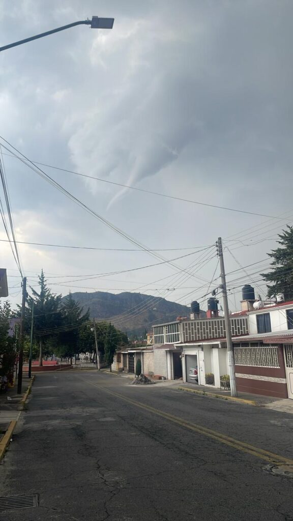 Tornado azota Toluca, Edoméx