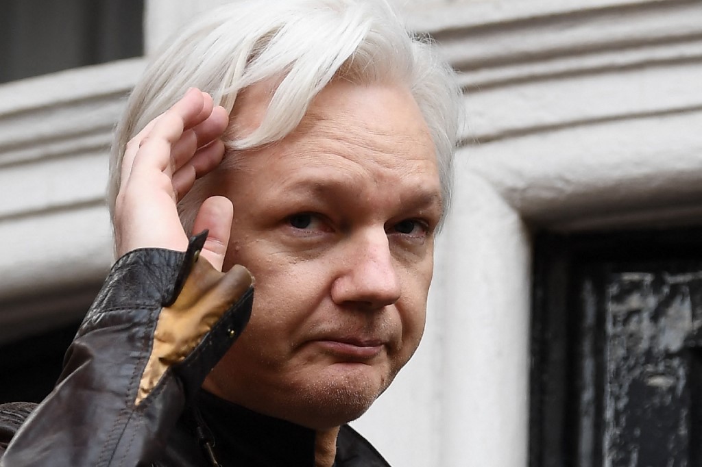 Julian Assange logra acuerdo y queda en libertad