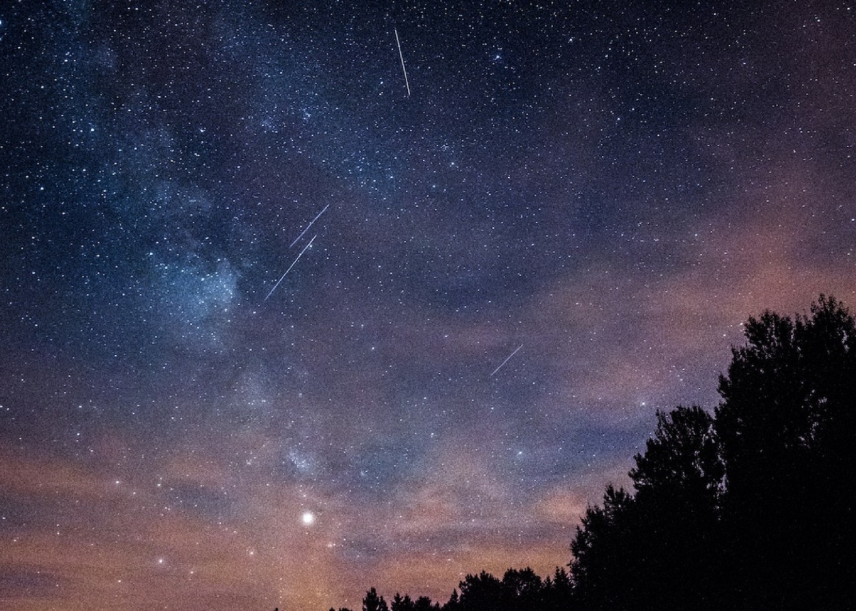 Espectáculo celestial: doble lluvia de estrellas en julio