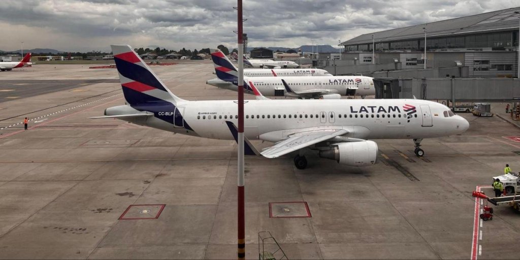 Latam: escasez de combustible afecta aeropuertos en Colombia