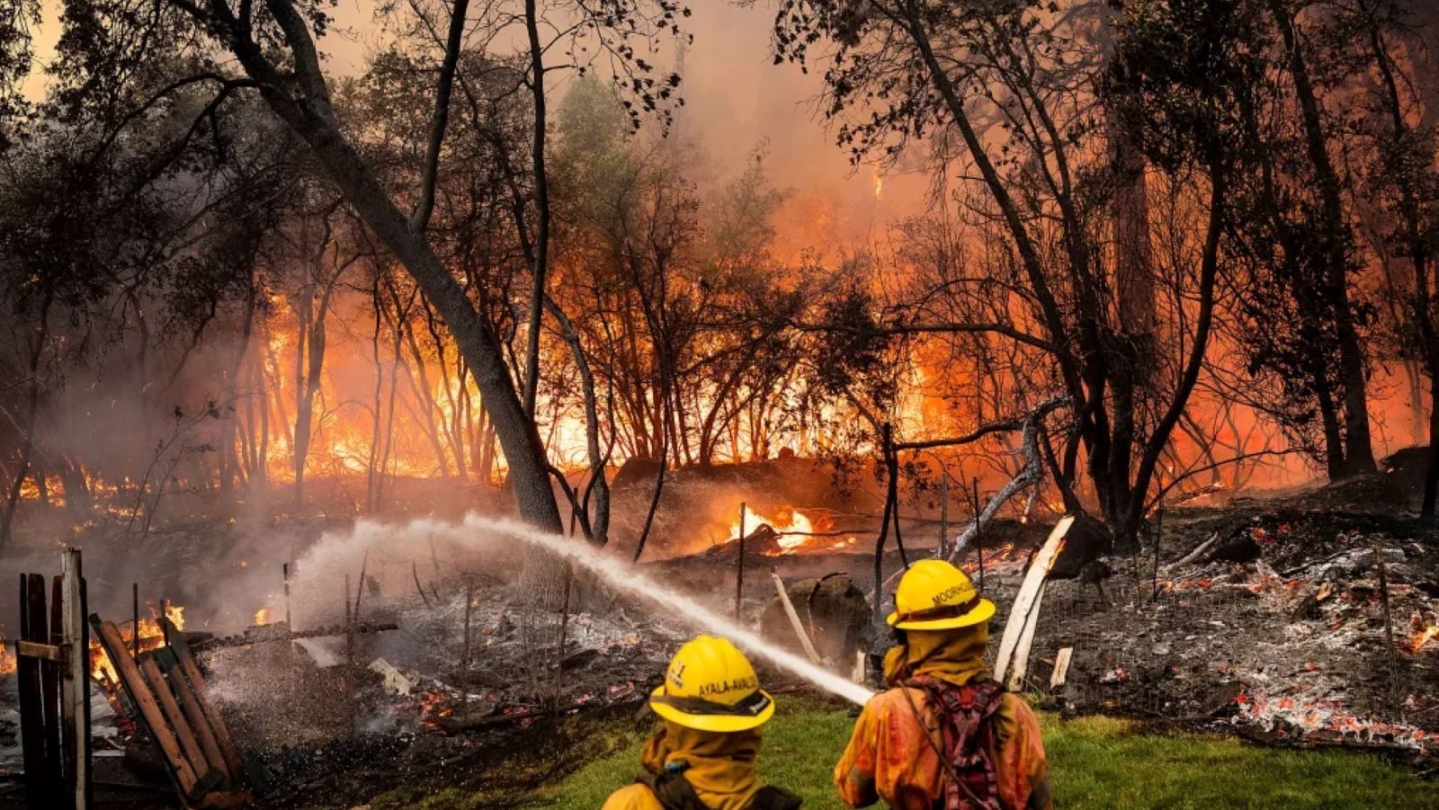 Incendio Park arrasa con miles de hectáreas en California