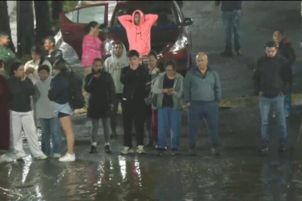 Fuertes lluvias provocan desborde de río en Cuajimalpa