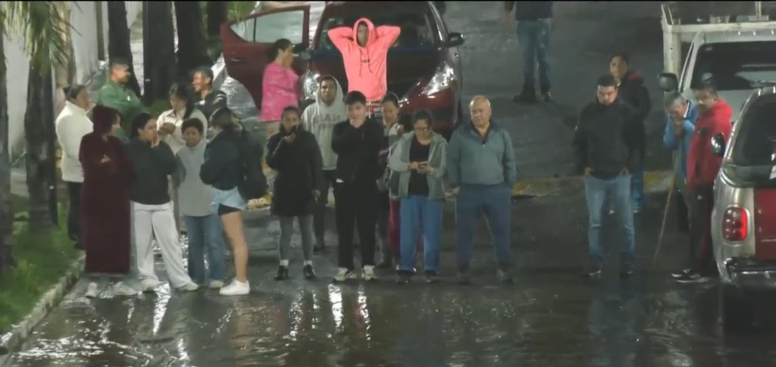 Fuertes lluvias provocan desborde de río en Cuajimalpa