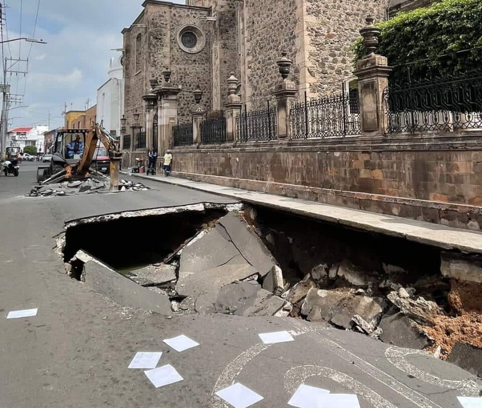 Socavón en Irapuato, Guanajuato deja cuatro heridos