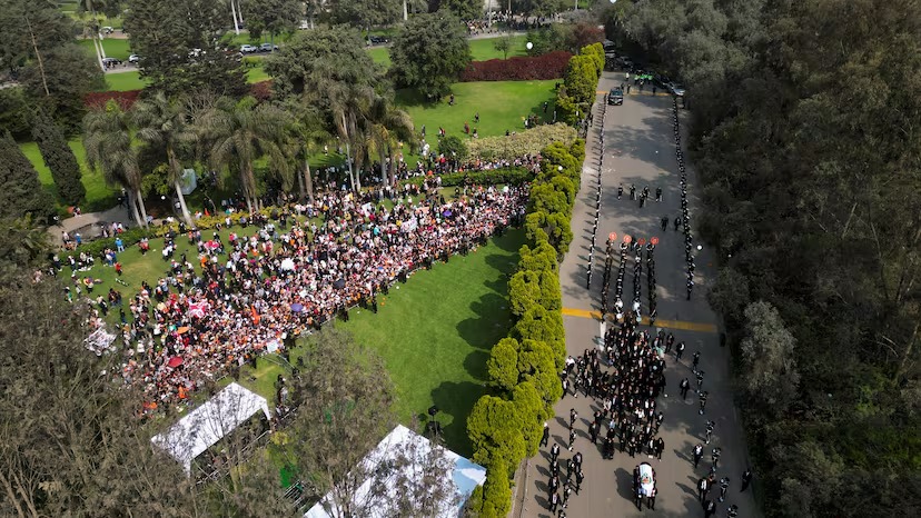 Multitud despide a Alberto Fujimori en Lima, Perú