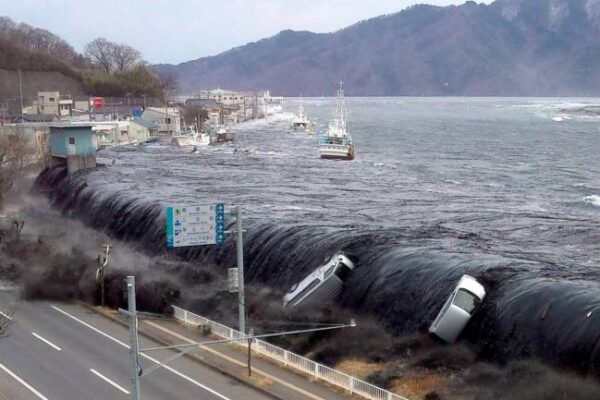 Tsunami impacta islas al sur de Tokio