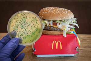 Una muerte: lo que sabemos sobre el brote de E. coli en McDonald's