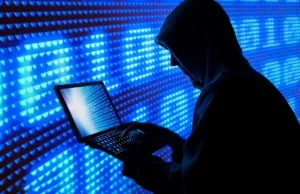 imagen-persona-hackeado-computadora