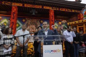 verse-representadas-calaveras-figuras-evocan