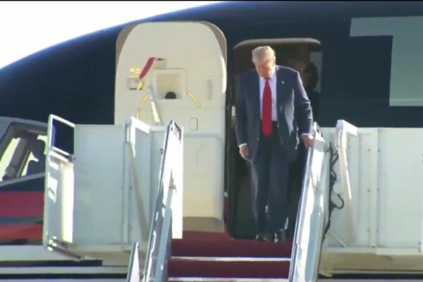 Donald Trump aterriza en Washington D.C. para reunión con Biden en la Casa Blanca